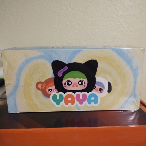 Full Case- Pop Mart- YAYA- Little Mischievous Bag - Picture 3 of 6
